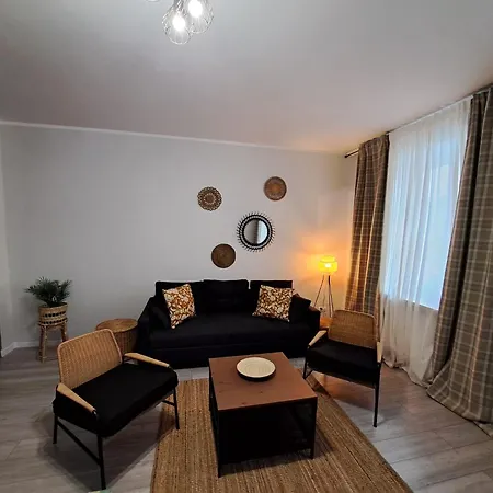 Sleepway Apartment- Strzalowa アパート *