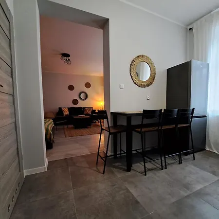 Sleepway Apartment- Strzalowa شقة